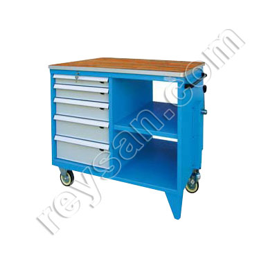 ARMOIRE ATELIER AVEC ROUES