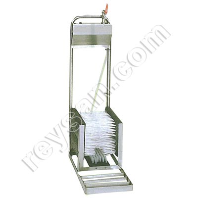 LAVE BOTTES ET SEMELLES MANUEL