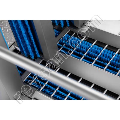 STATION AUTOMATIQUE DE DÉSINFECTION DES BOTTES, DES SEMELLES ET DES MAINS